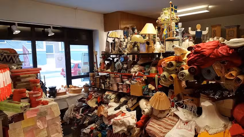 Dräkt Och Lampshoppens Hemslöjd