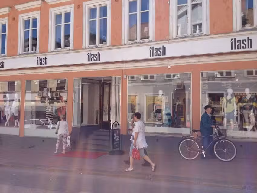 Flash, V&auml;stervik