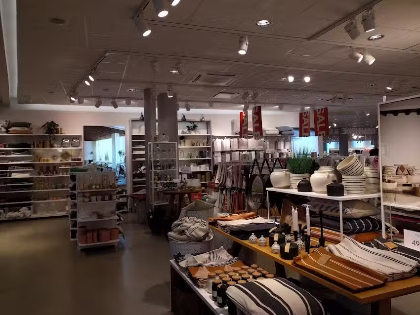 H&M