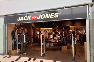 JACK & JONES