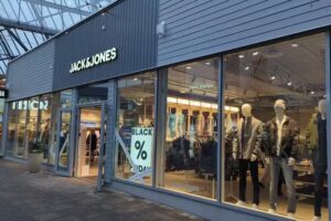 JACK & JONES