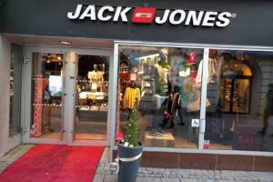 JACK & JONES