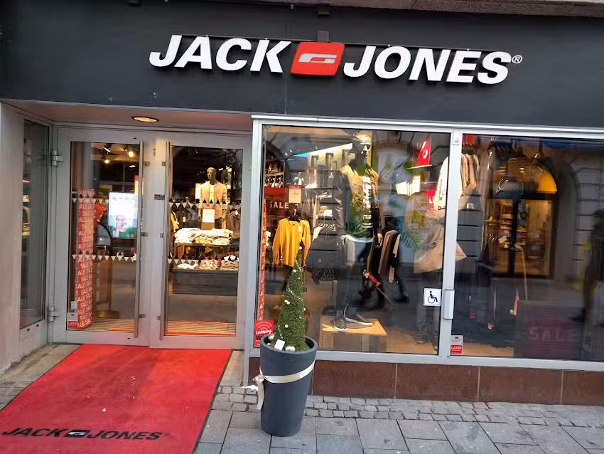 JACK & JONES