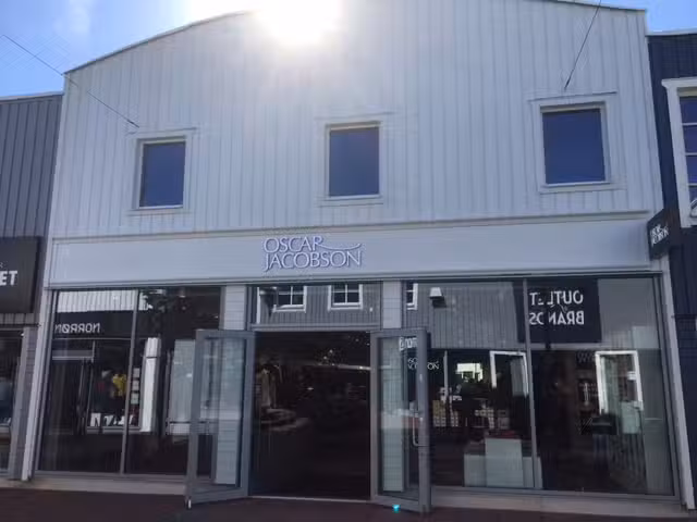 Oscar Jacobson &ndash; Outlet