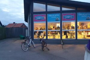 Pop-Up Fashion Outlet