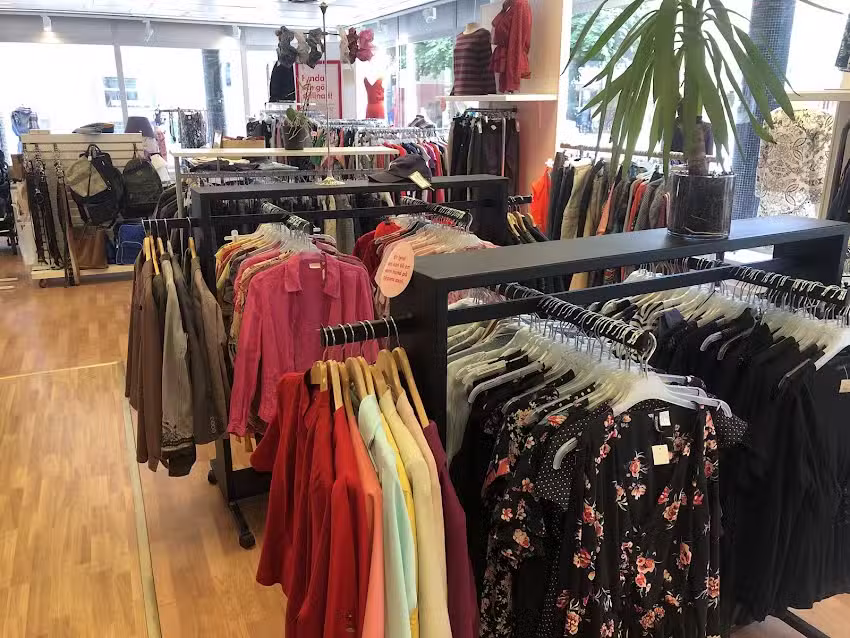 R&ouml;da Korset Second Hand